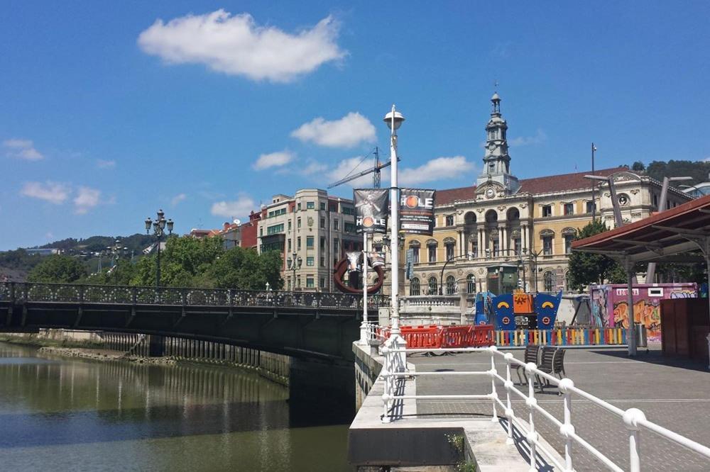 Lux Cityhall + Parking Bilbao Dış mekan fotoğraf