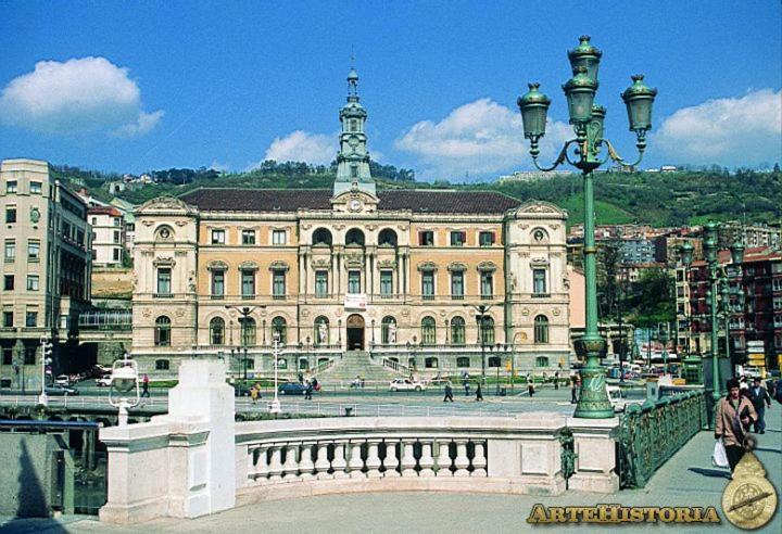Lux Cityhall + Parking Bilbao Dış mekan fotoğraf